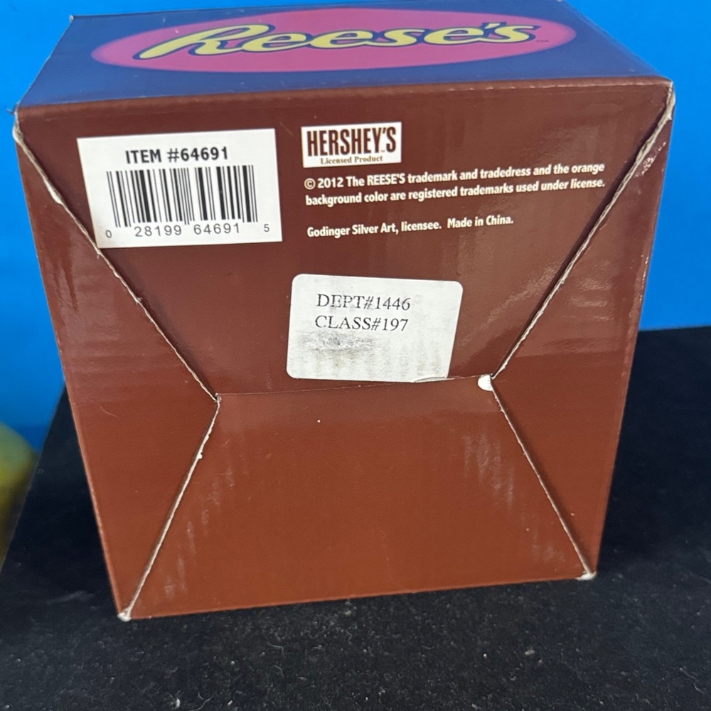 Hershey’s Reese’s Glass Candy Dish with Lid (and original box) - Picture 15 of 15